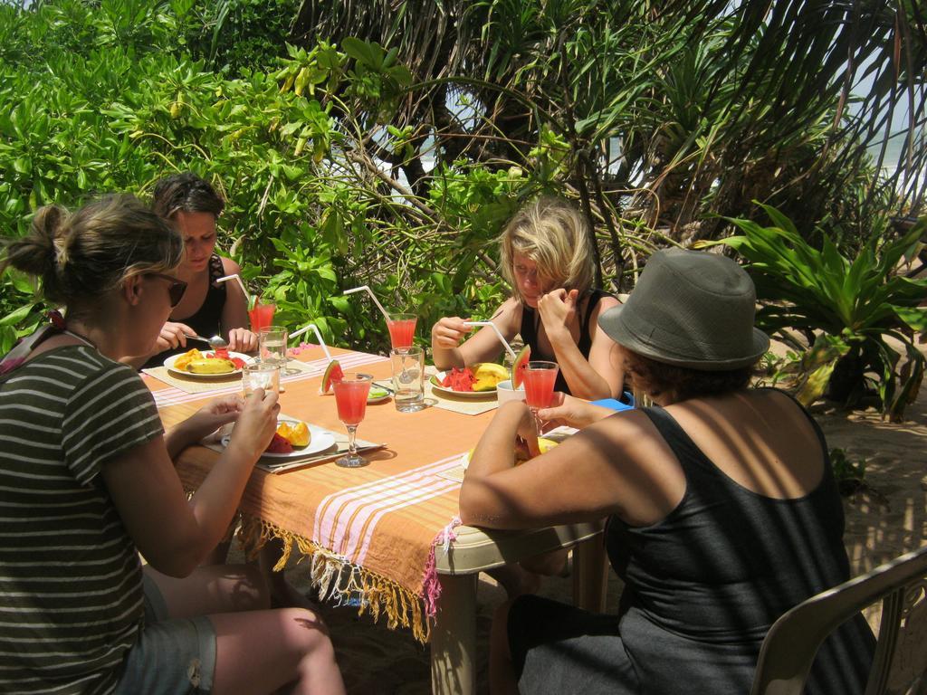 Arcade Beach Hotel Bentota Esterno foto
